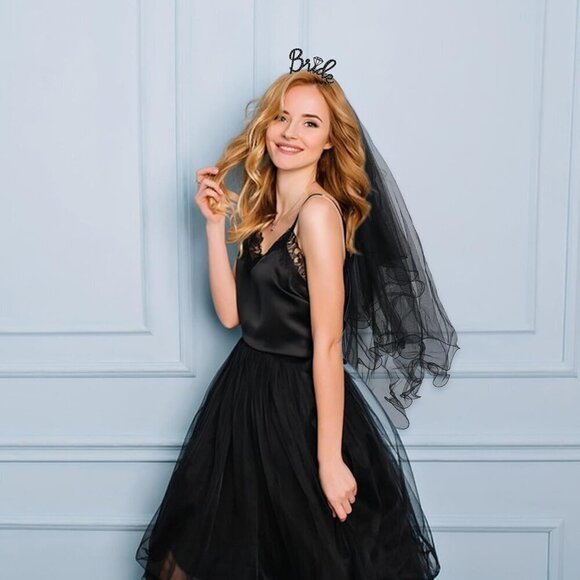 ?Women Black Rhinestone Bride Headband with Veil Sturdy Metal Comb Accessory main image 6